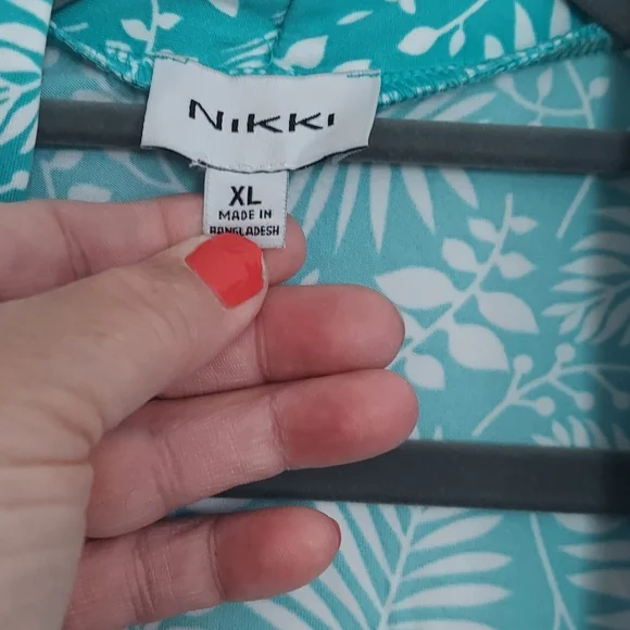 Lightweight Sweater/Top - Picture 6 of 6